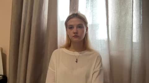 Snapshot of sharlabreeman chatting on August 6, 2026, 7:43 am Anne online show from August 6, 2026, 7:43 am