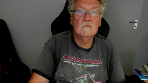sharlots_pet online show from July 7, 2026, 10:41 am