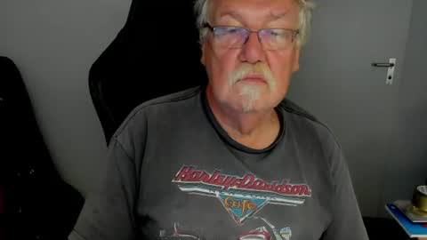 sharlots_pet online show from July 10, 2026, 7:56 am