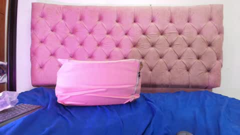 Snapshot of sharlott_kiss chatting on December 30, 2024, 6:05 pm Sharlott online show from December 30, 2024, 6:05 pm