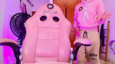 Snapshot of sharlott_kiss chatting on March 5, 2025, 12:00 pm Sharlott online show from March 5, 2025, 12:00 pm