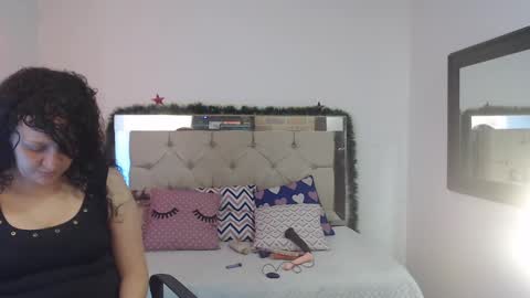 Sara online show from December 16, 2024, 3:43 pm