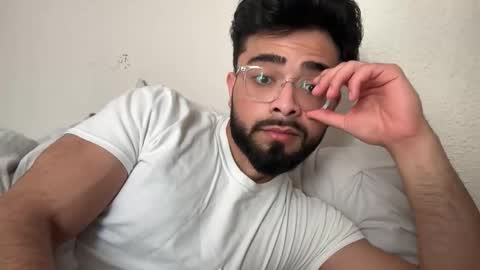 sharmaaditya7253 online show from December 5, 2025, 7:21 pm