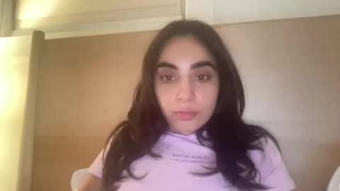 sharnn_b online show from November 18, 2025, 6:40 am