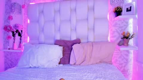 Snapshot of sharon_justin_ chatting on February 9, 2026, 4:44 pm Sharon online show from February 9, 2026, 4:44 pm