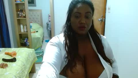 Snapshot of sharonevans1 chatting on November 22, 2025, 4:11 am sharonevans1 online show from November 22, 2025, 4:11 am