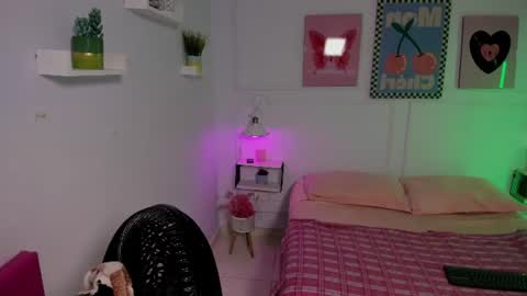 Snapshot of sharonn_adams chatting on June 16, 2026, 7:16 pm Sharon online show from June 16, 2026, 7:16 pm