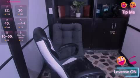 sharonqueen1_ online show from November 13, 2025, 12:04 pm