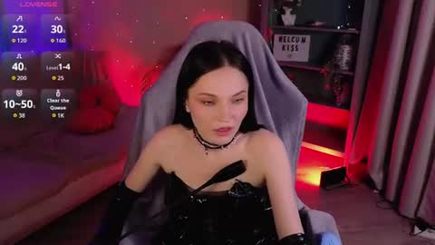 Snapshot of sharpsilence chatting on July 17, 2026, 6:20 am Mistress Silence online show from July 17, 2026, 6:20 am