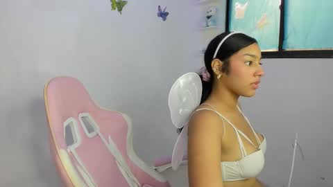 loraine online show from October 28, 2025, 8:00 pm