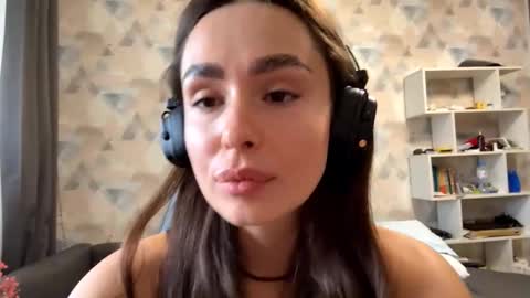 Snapshot of shawndanavin chatting on October 14, 2025, 7:20 am May online show from October 14, 2025, 7:20 am