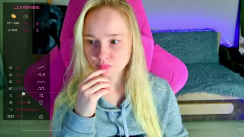 Snapshot of shawty_miia chatting on May 31, 2026, 7:15 pm shawty_miia online show from May 31, 2026, 7:15 pm