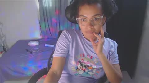 Shayna online show from February 11, 2025, 3:40 pm