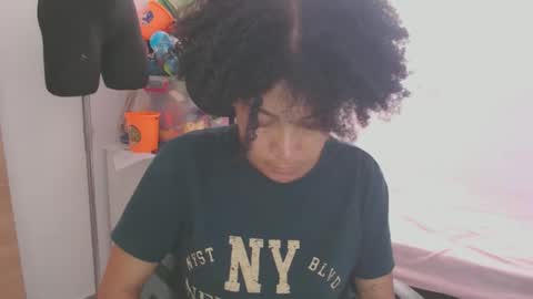 Shayna online show from October 18, 2025, 1:01 pm