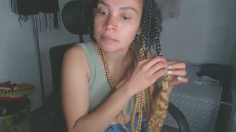 Snapshot of shayna_cute chatting on April 28, 2026, 2:27 am Shayna online show from April 28, 2026, 2:27 am