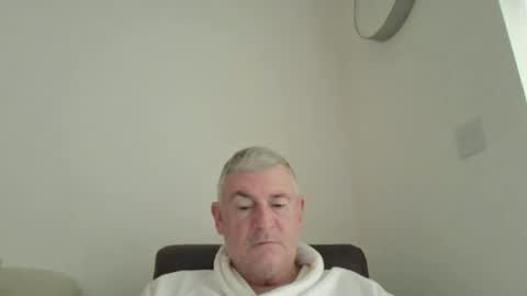 she52 online show from December 22, 2025, 9:06 am