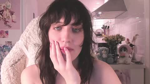 Snapshot of sheeny_shy chatting on December 27, 2024, 2:14 am Chiara online show from December 27, 2024, 2:14 am