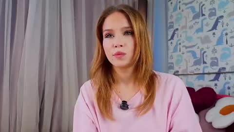 Lina online show from June 19, 2026, 1:43 am