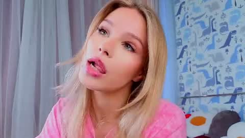 Lina online show from June 22, 2026, 2:13 am