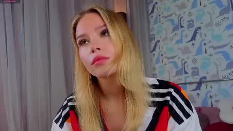 Lina online show from July 3, 2026, 1:56 am
