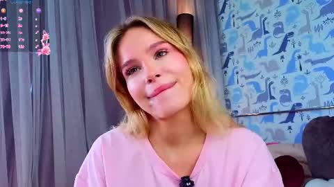 Lina online show from July 23, 2026, 1:58 am