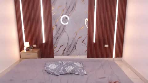 shena_nomy1 online show from February 3, 2026, 2:53 am