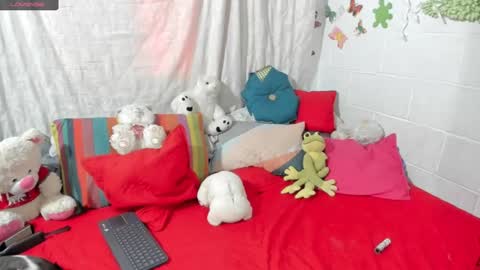 Snapshot of sherlyn_fox69 chatting on December 7, 2024, 12:13 pm Maria Saenz online show from December 7, 2024, 12:13 pm