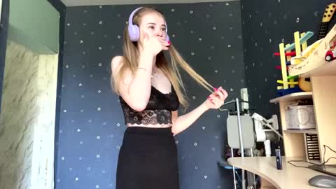 Snapshot of sherlyncreagh chatting on May 19, 2026, 7:04 am Kaayy online show from May 19, 2026, 7:04 am