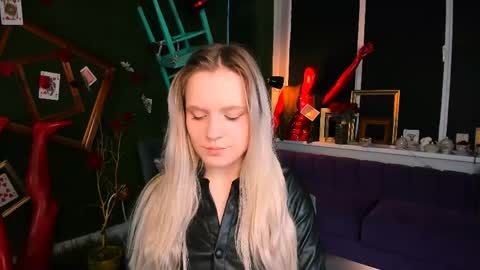Snapshot of sherributlers chatting on May 5, 2026, 6:10 am Sweet Sherri online show from May 5, 2026, 6:10 am