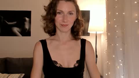 shesleepsnaked online show from March 15, 2026, 5:19 pm