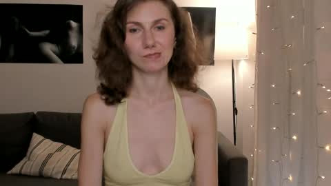 shesleepsnaked online show from June 24, 2026, 5:56 pm