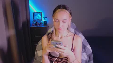 Snapshot of shey1i chatting on December 2, 2025, 4:46 pm Sheyli online show from December 2, 2025, 4:46 pm