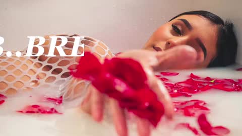 Sheyla Bakerr  online show from February 2, 2025, 1:19 pm