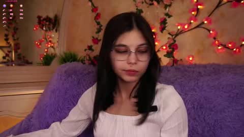 Snapshot of shickshackshock chatting on November 11, 2025, 12:38 pm Iris online show from November 11, 2025, 12:38 pm