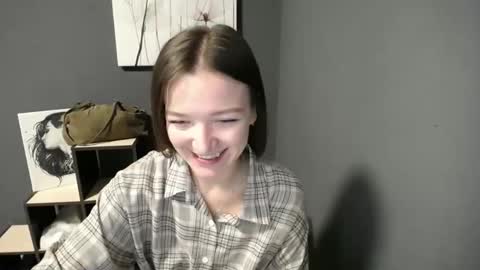Snapshot of shining_pearl chatting on May 12, 2026, 6:10 am Jesica online show from May 12, 2026, 6:10 am