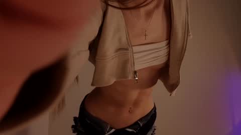 Snapshot of shiningstarrr chatting on January 2, 2025, 9:39 pm Nika online show from January 2, 2025, 9:39 pm