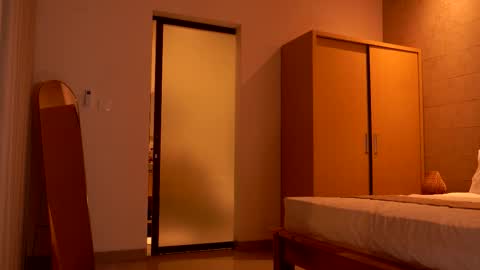 Snapshot of shiningstarrr chatting on November 24, 2025, 10:59 am Nika online show from November 24, 2025, 10:59 am