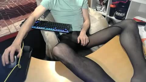 Shinyclouds online show from December 23, 2024, 1:18 am
