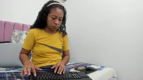 shira_sexylove online show from February 12, 2025, 12:12 pm