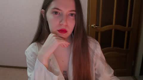 shiraha___rafieru online show from June 13, 2026, 8:51 pm