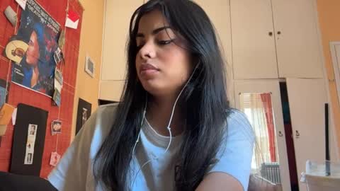 Snapshot of shirleendurrah chatting on April 30, 2026, 8:20 am Karin online show from April 30, 2026, 8:20 am