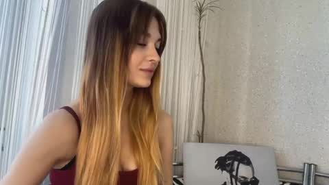 Snapshot of shirleepoma chatting on April 16, 2026, 7:31 am Joli online show from April 16, 2026, 7:31 am