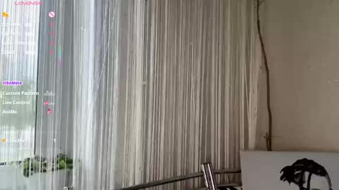 Snapshot of shirleepoma chatting on June 4, 2026, 7:14 am Joli online show from June 4, 2026, 7:14 am
