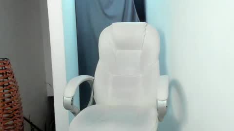 Snapshot of shooter_boy_ chatting on February 17, 2026, 6:36 pm Shooter online show from February 17, 2026, 6:36 pm