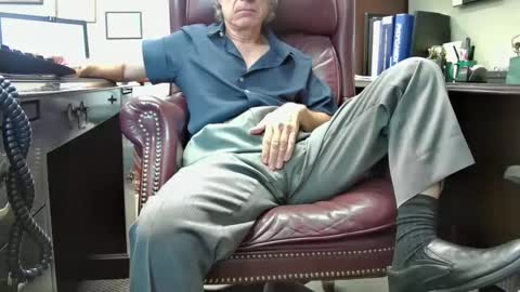 nikolas send dm for an appointment online show from September 22, 2025, 8:22 pm