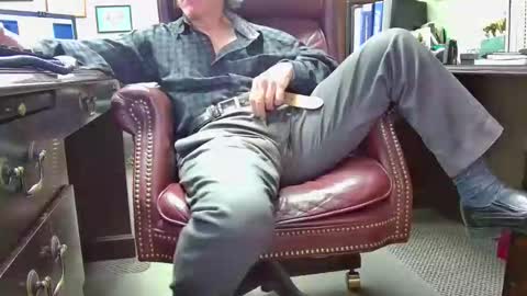 nikolas send dm for an appointment online show from January 15, 2026, 1:48 pm