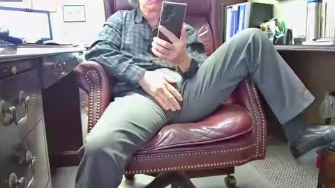 nikolas send dm for an appointment online show from February 4, 2026, 5:30 pm