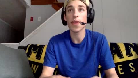 shortiesn40s online show from February 18, 2026, 6:15 pm