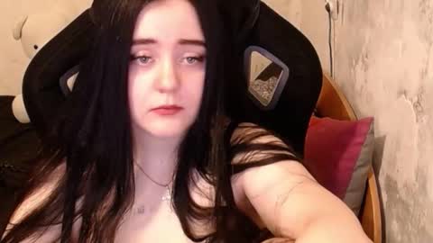 Snapshot of show_for_you chatting on January 8, 2025, 2:25 pm show_for_you online show from January 8, 2025, 2:25 pm