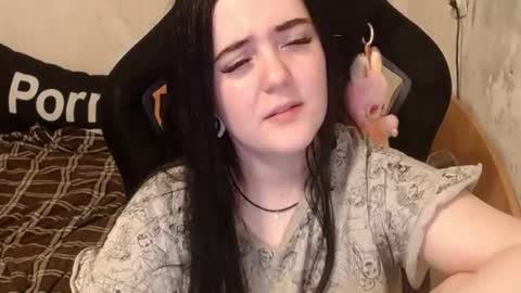 Snapshot of show_for_you chatting on November 10, 2025, 12:59 pm show_for_you online show from November 10, 2025, 12:59 pm